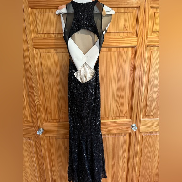 Faviana Mesh Cutout with Sequins Black Mermaid Style Prom Dress Size 4, NWOT
